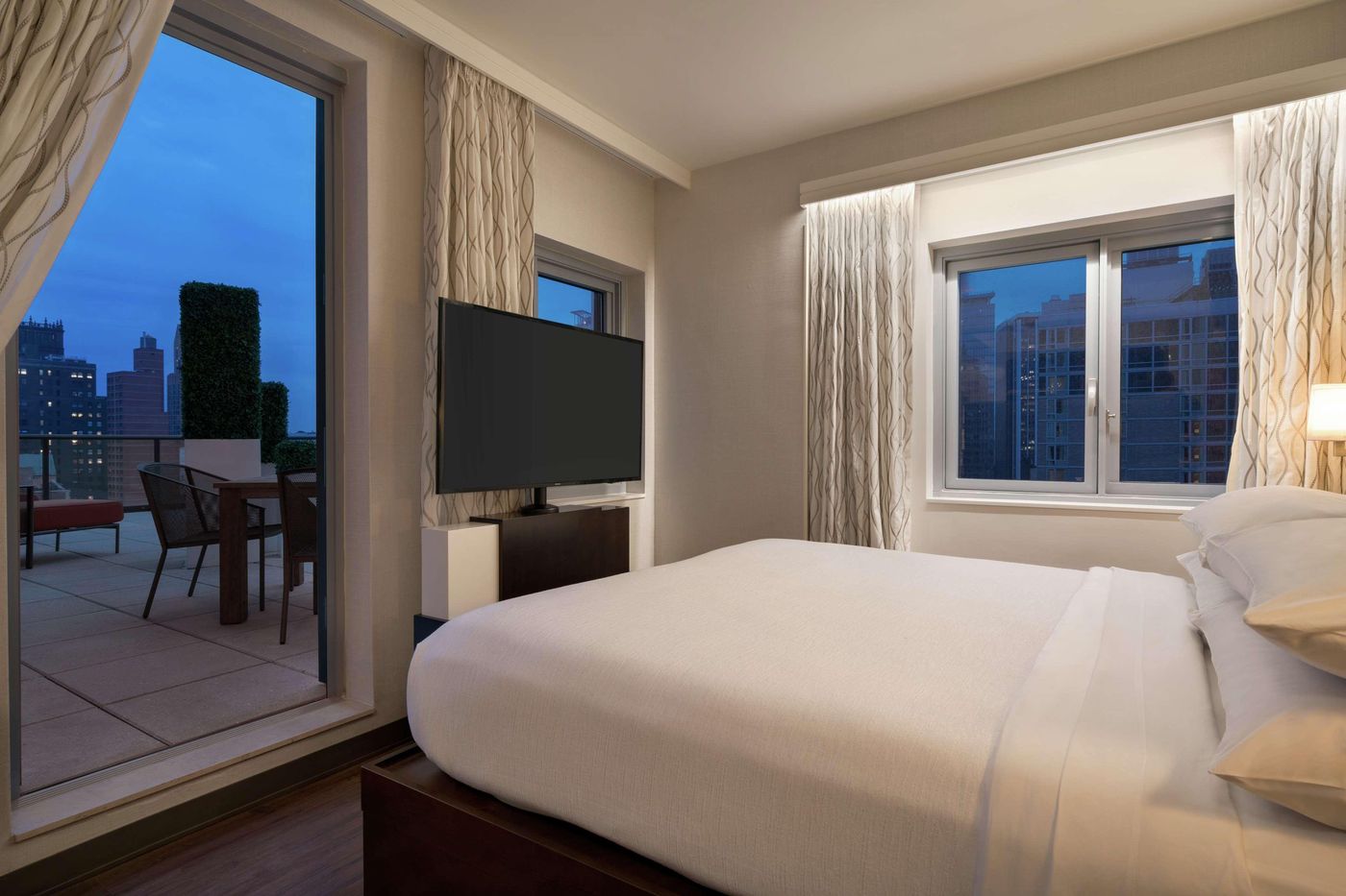 Embassy-Suites-by-Hilton-New-York-Manhattan-Times-Sq-Room-36