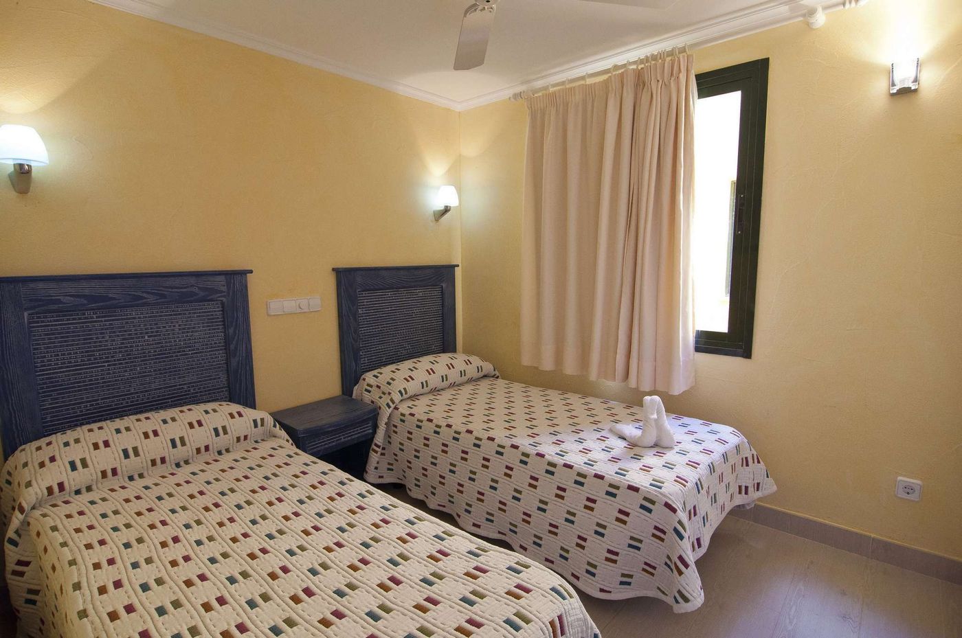 Royal-Son-Bou-Family-Club-Room-36