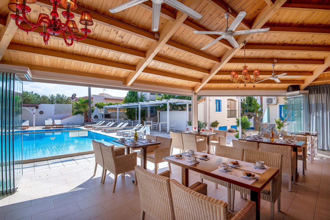 Nana-Angela-Apartments-Bar-53