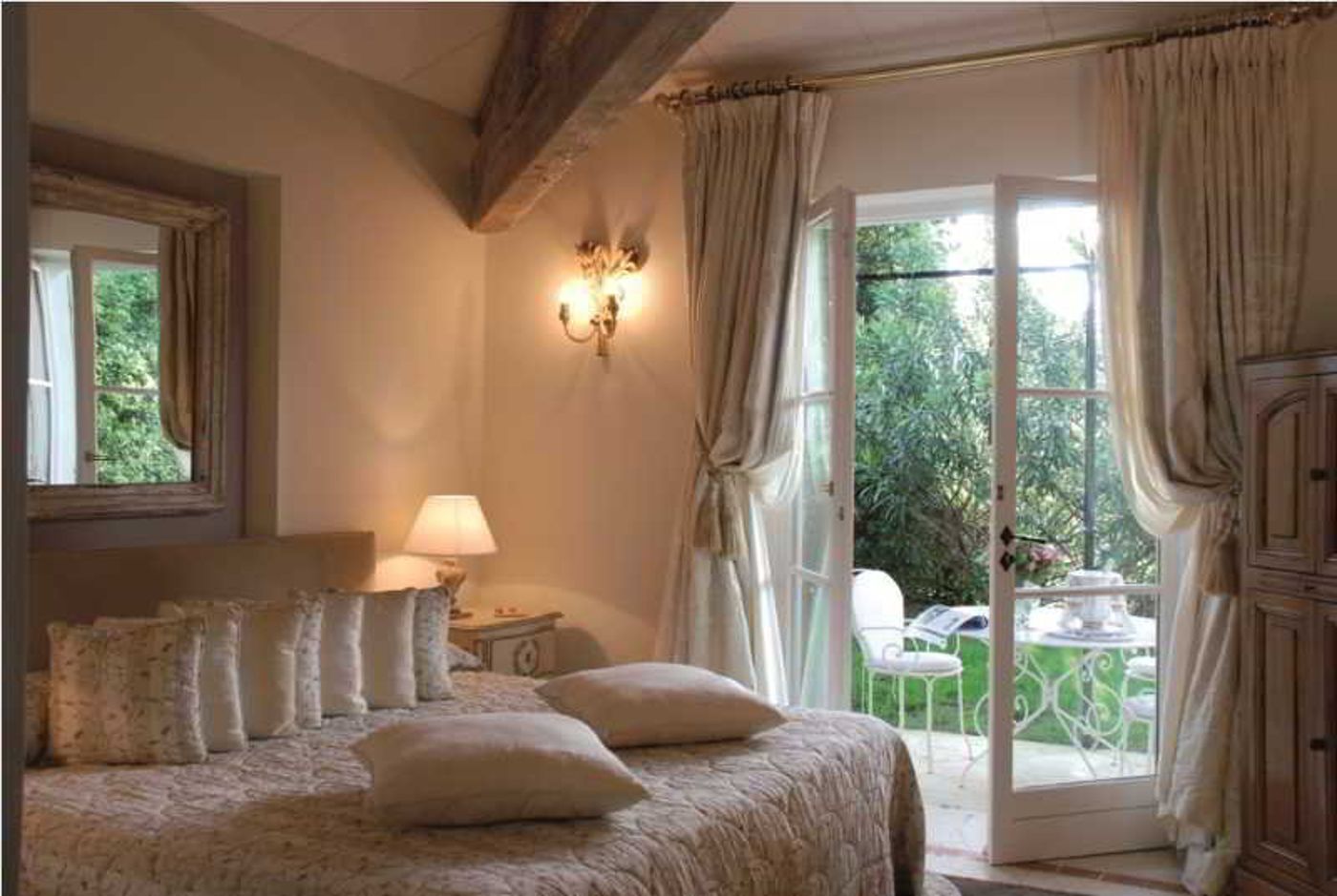 La-Bastide-de-Saint-Tropez-Room-9