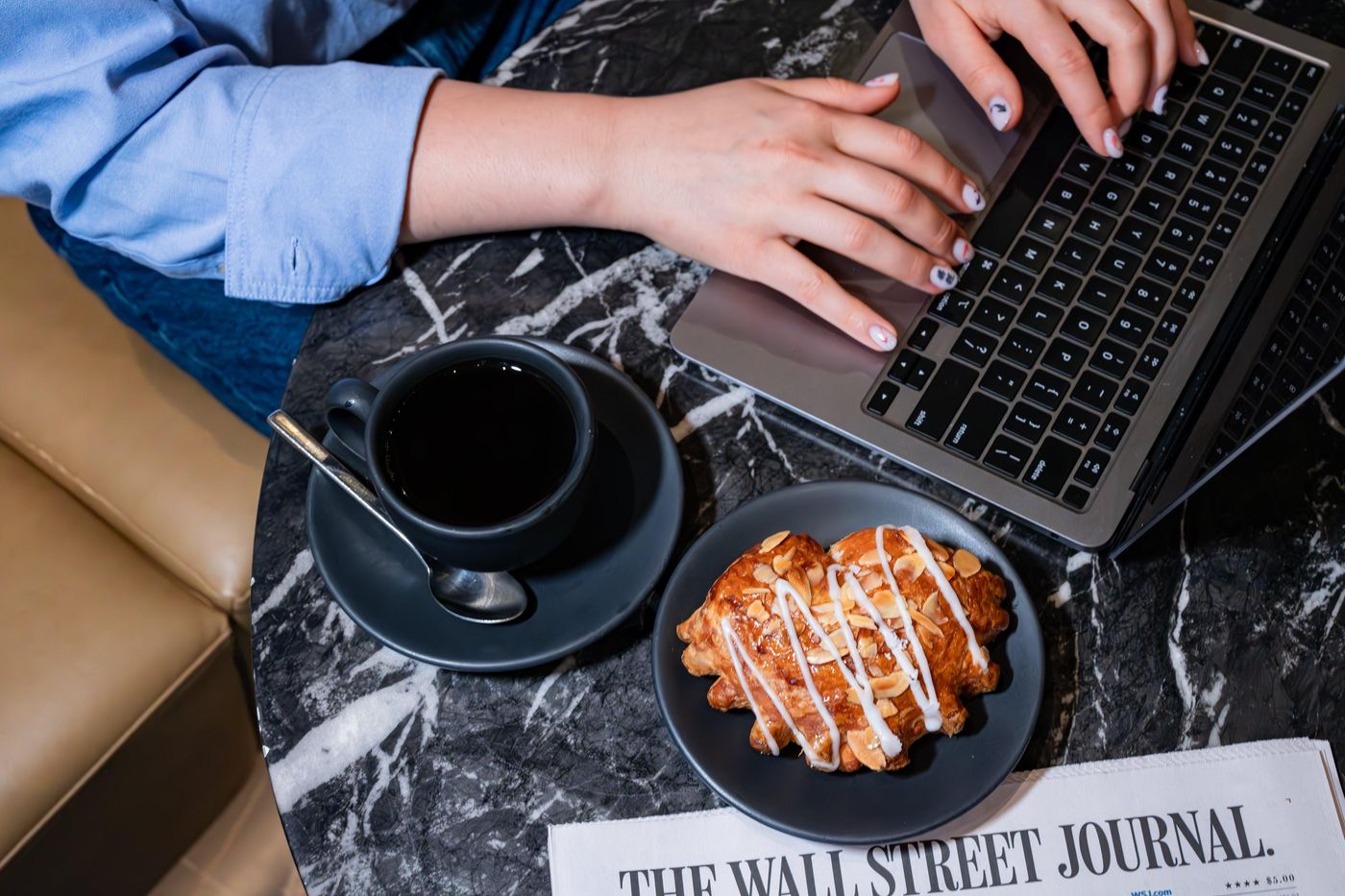 Hotel-Indigo-New-York-Downtown---Wall-Street-Lobby-19
