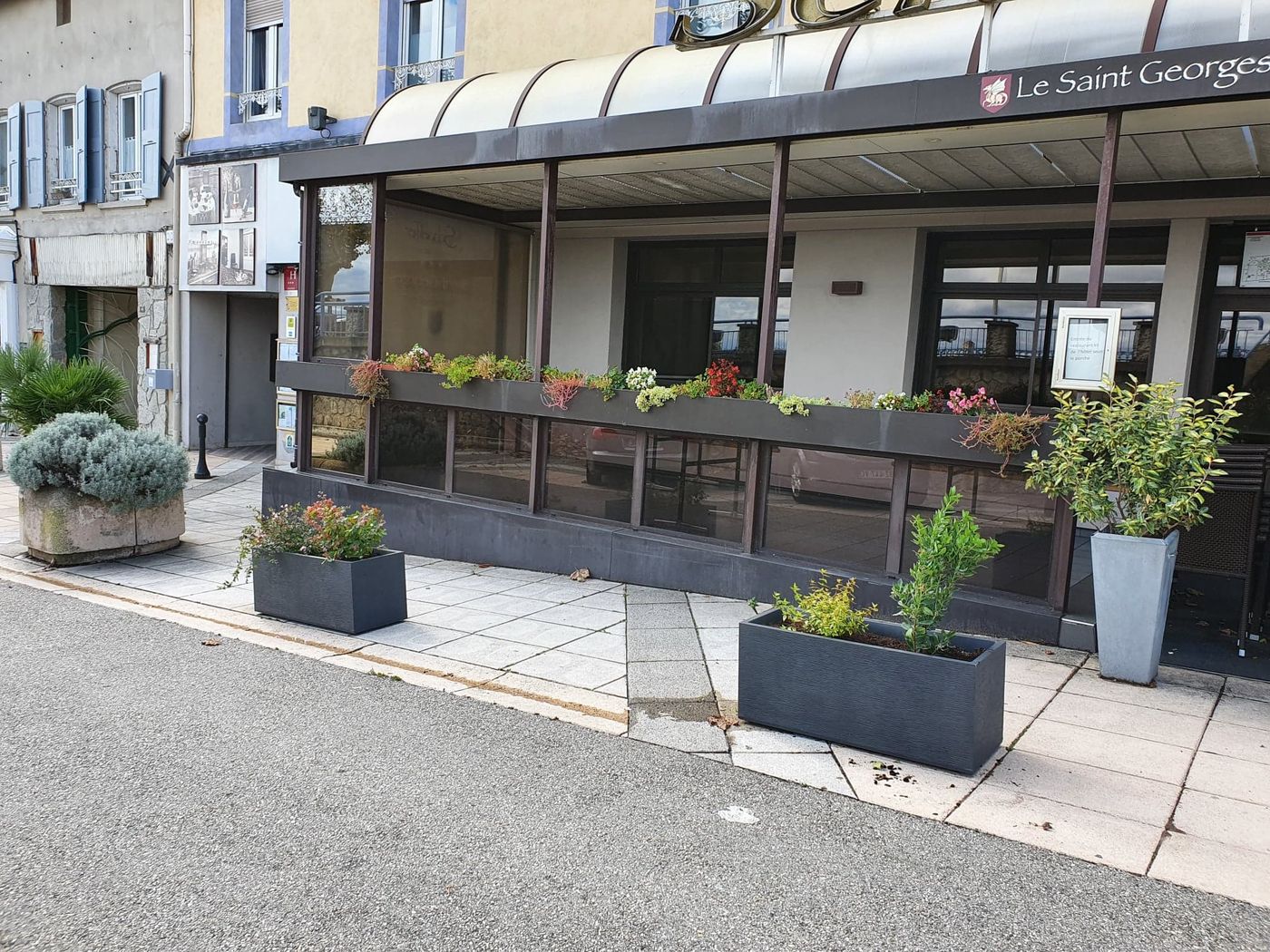 Logis Hotel Schaeffer Rest. Saint Georges - France - SERRIERES - Terrace - 3