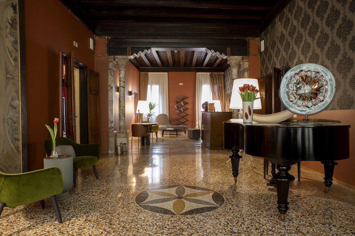 Corte-Di-Gabriela-Lobby-8