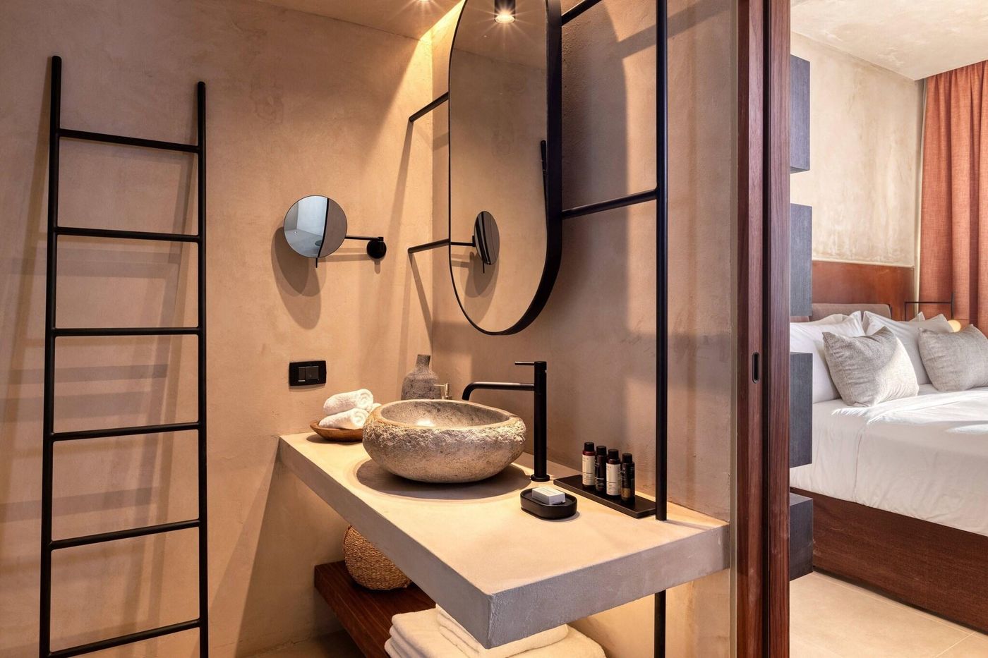 Iti-Louis-Grand--Room-40