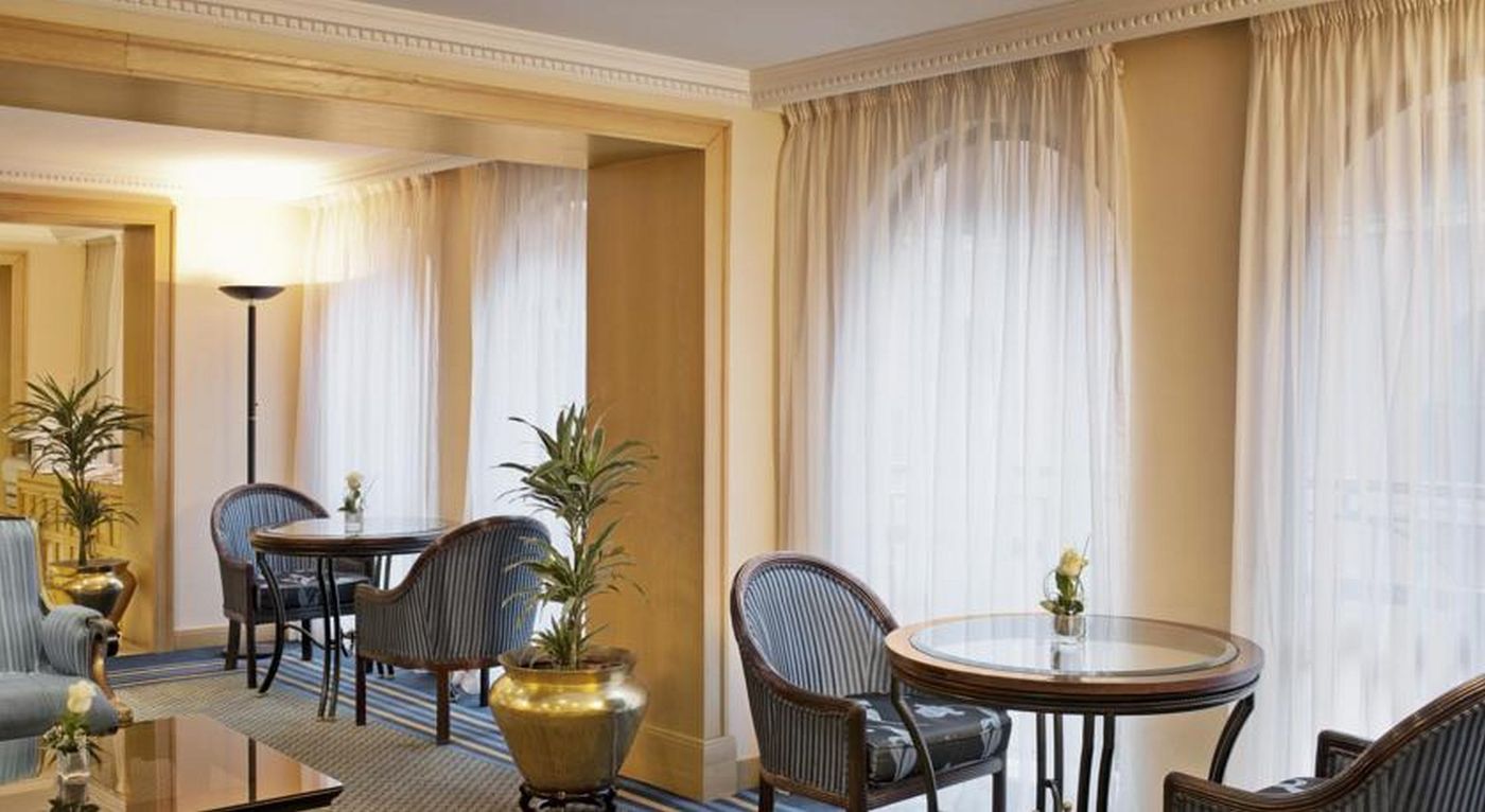 Grand-Excelsior-Deira-Hotel-Lobby-43