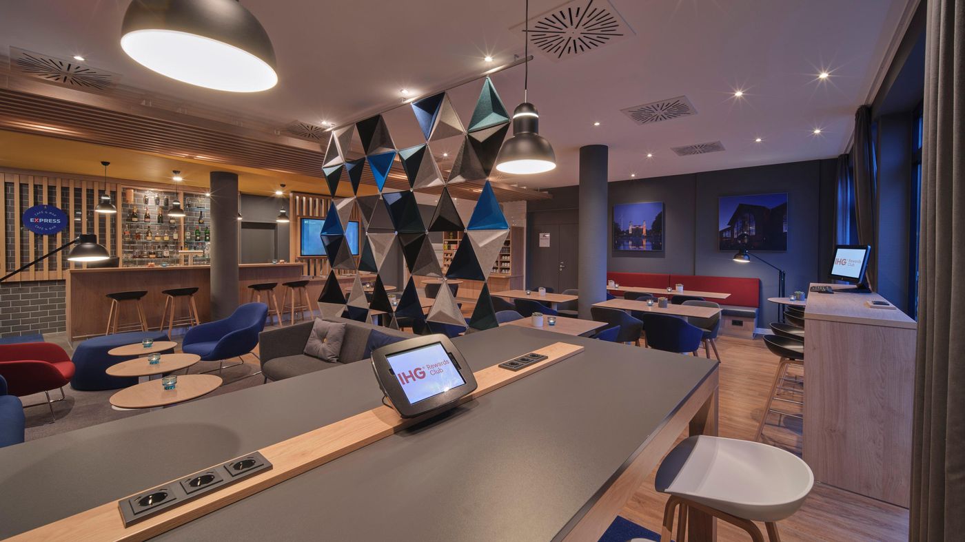 Holiday Inn Express Dortmund-Germany-DORTMUND-General view-5