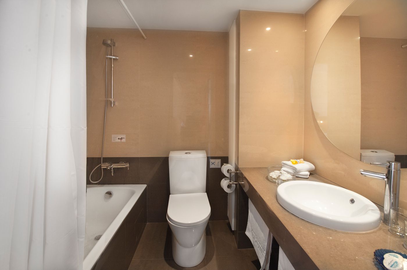 Louis-Phaethon-Beach-Room-31