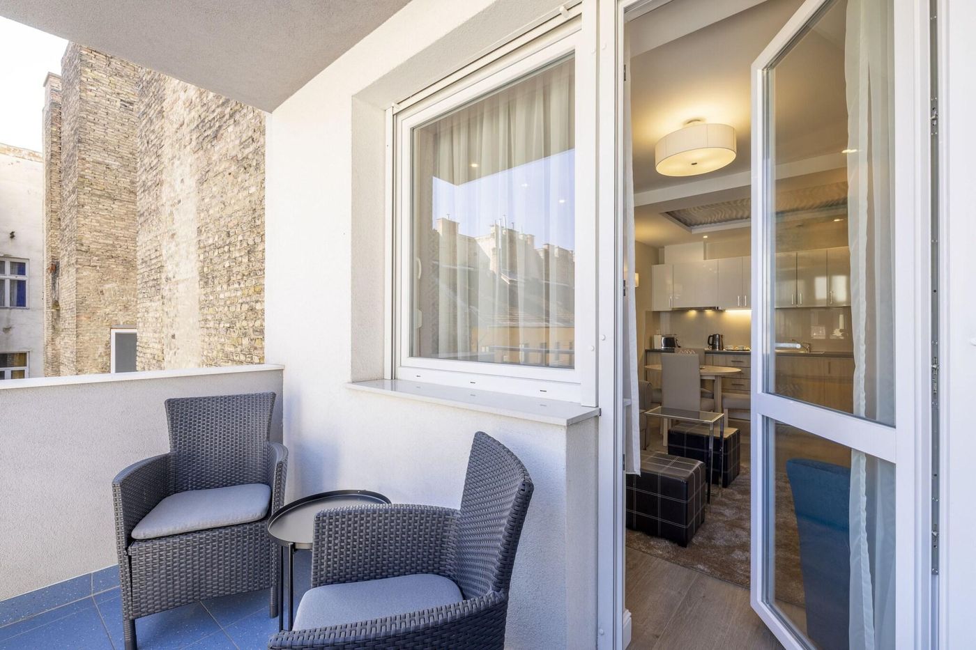 Silver-Crown-Hotel---Residence--Palace-Quarter-Terrace-2