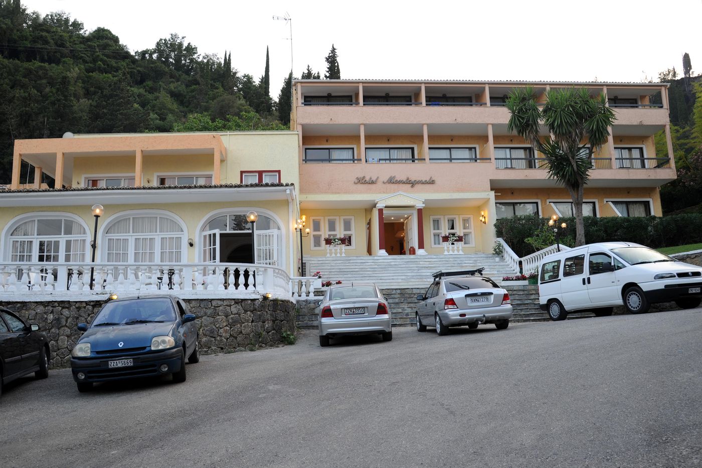 Benitses-Bay-View-Hotel-Lobby-8