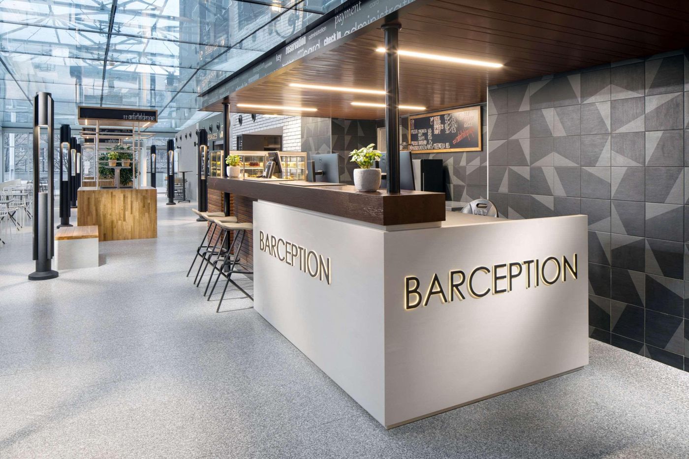 Comfort-Hotel-Prague-City-East-Lobby-15