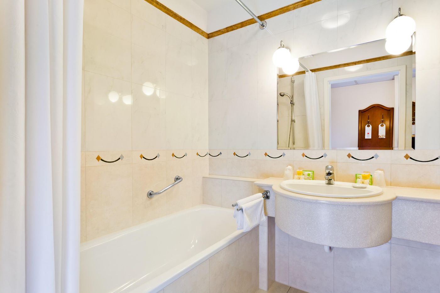 Qubus Hotel Wroclaw-Poland-WROCLAW-Room-10