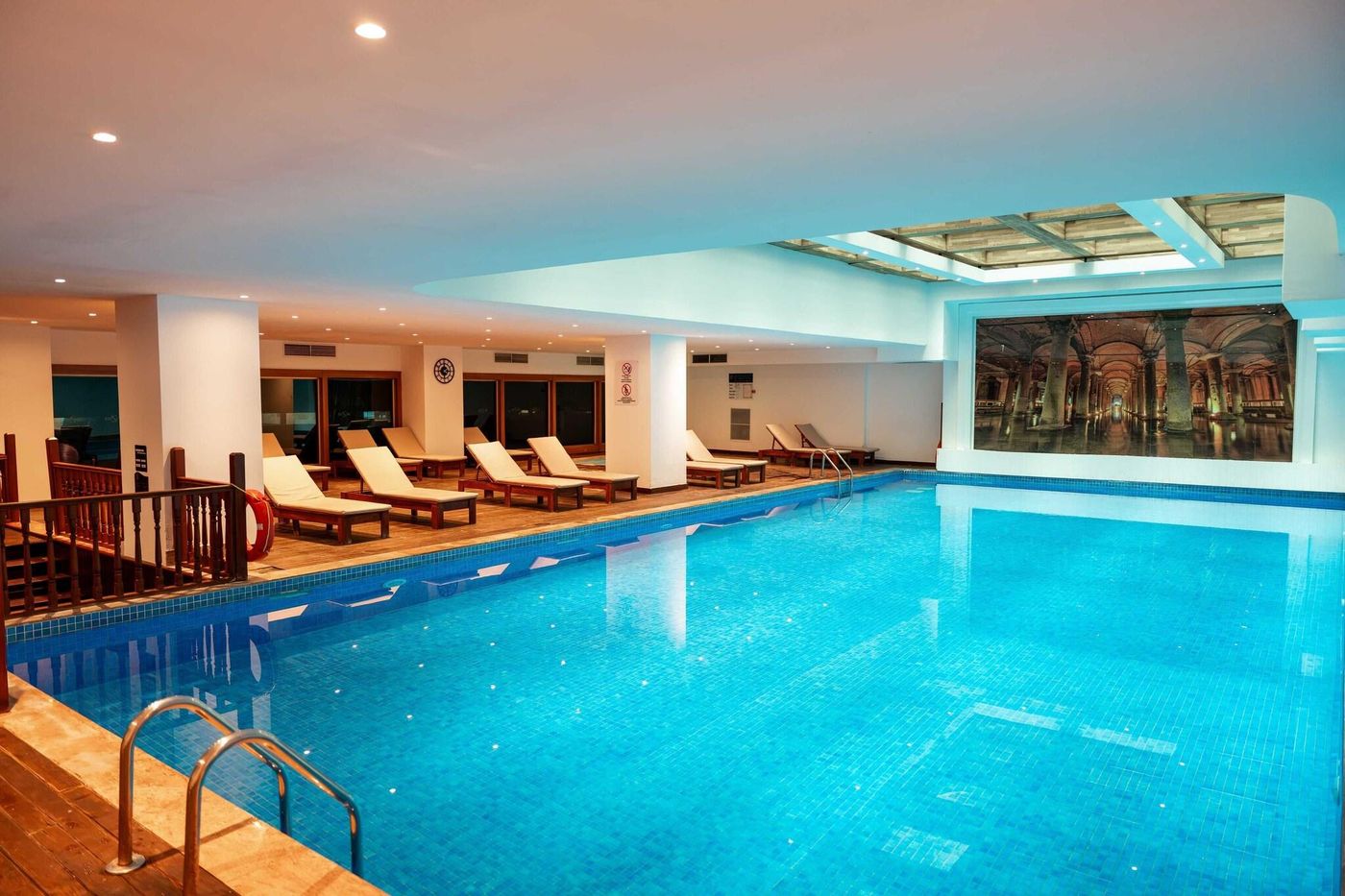 Side-Premium-Pool-83