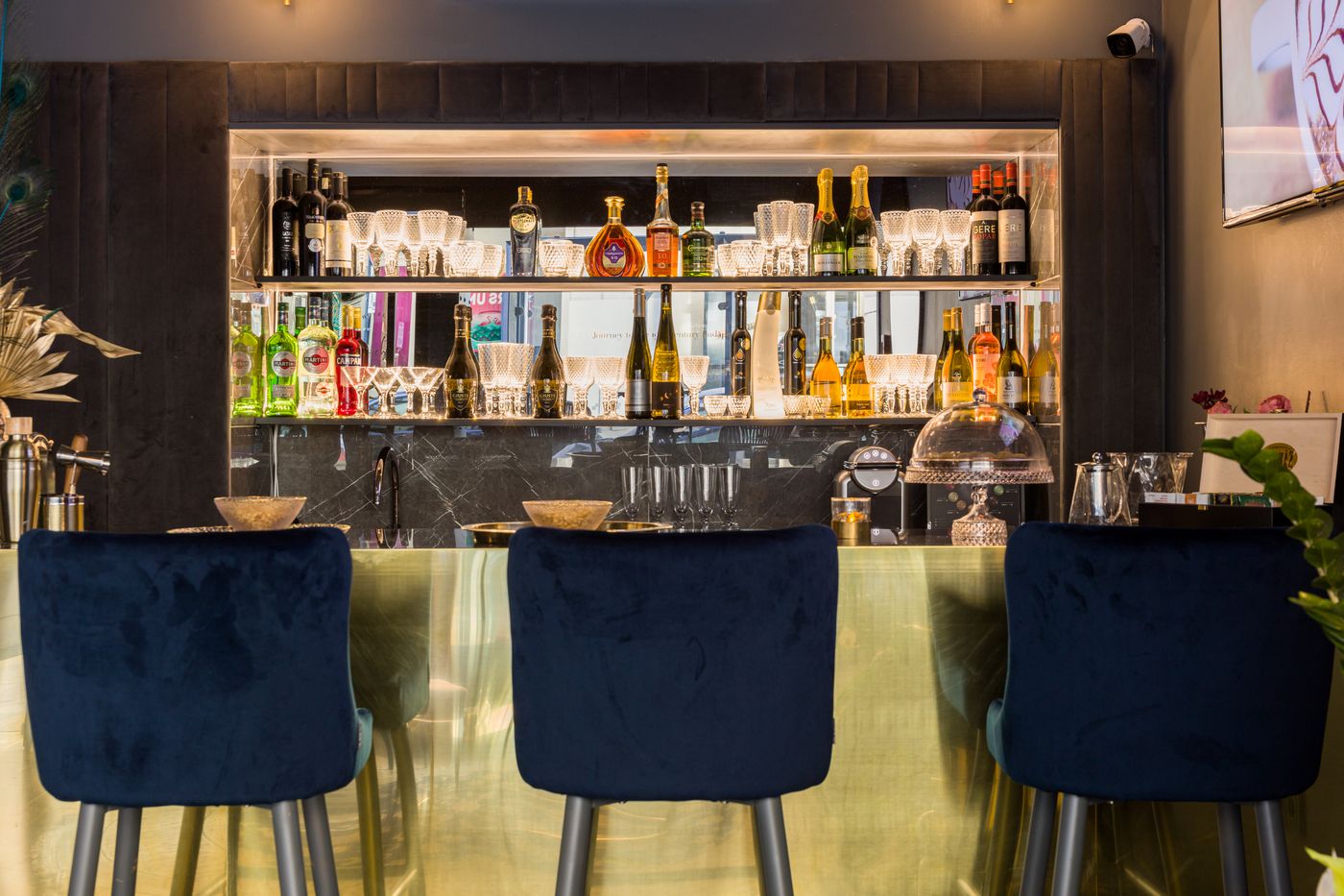 Noble-Boutique-Hotel---Adults-only-Bar-7