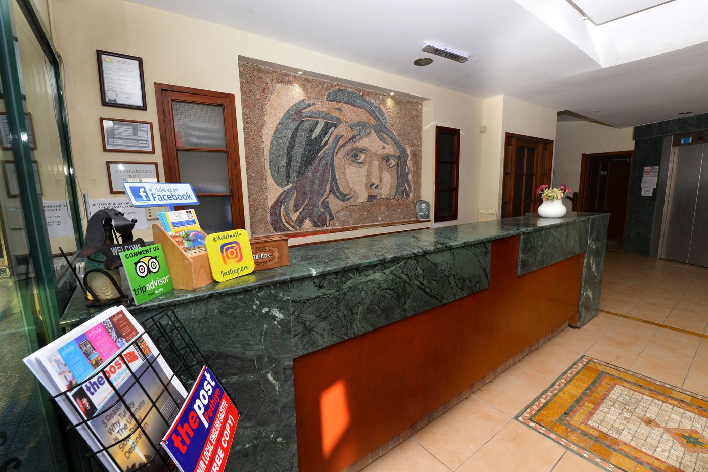 Mutlu-Beach-Lobby-35