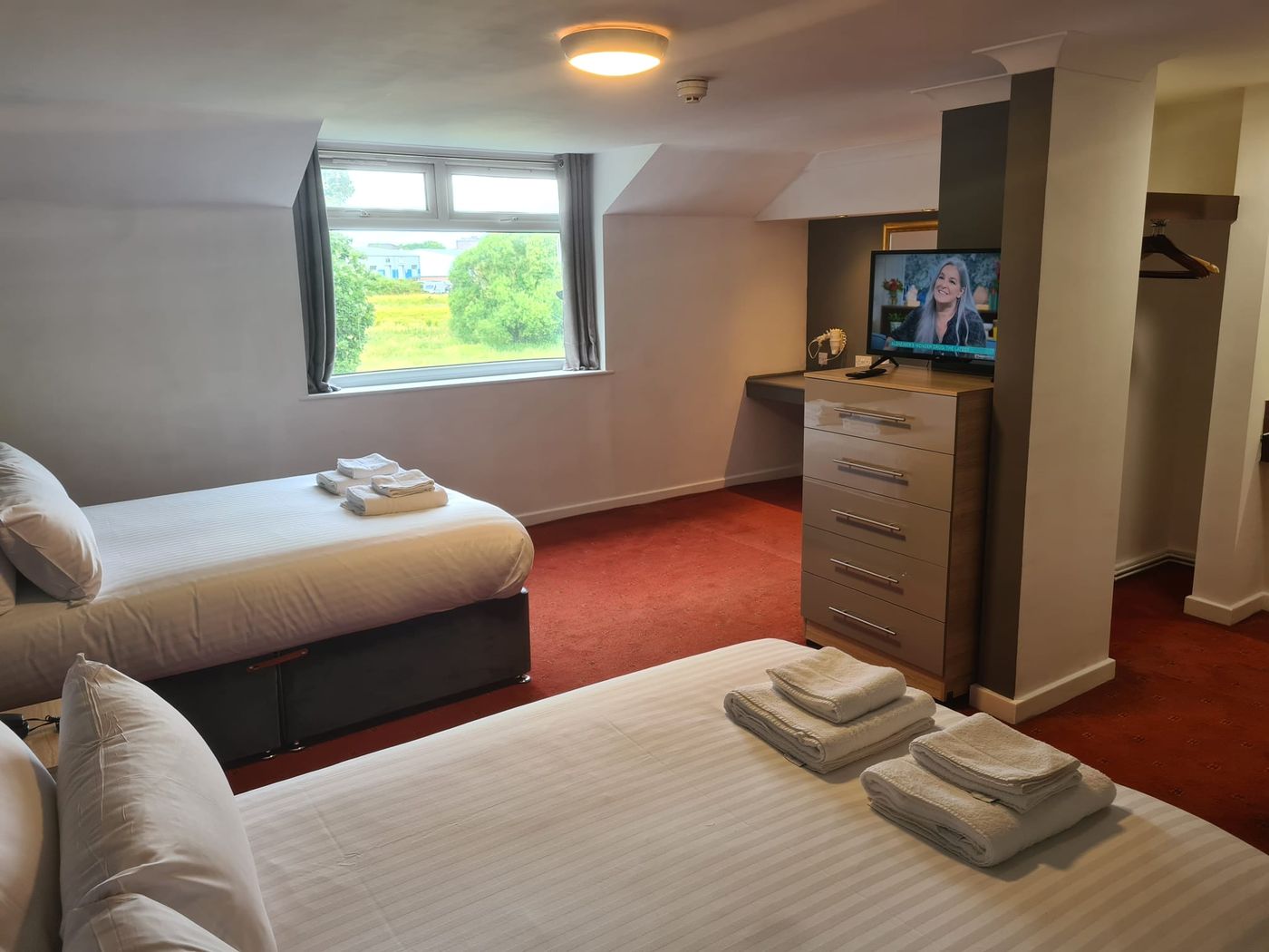 The Greyhound Hotel-United Kingdom-LEIGH-Room-10