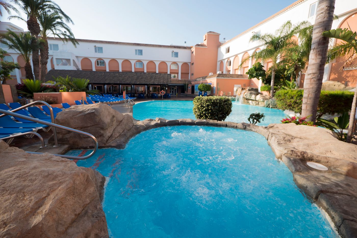 Diverhotel-Roquetas-Pool-3