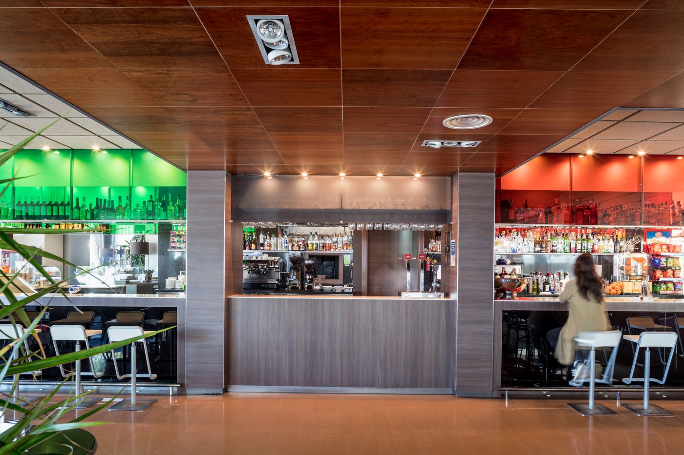 Aqua-Hotel-Promenade-Bar-41