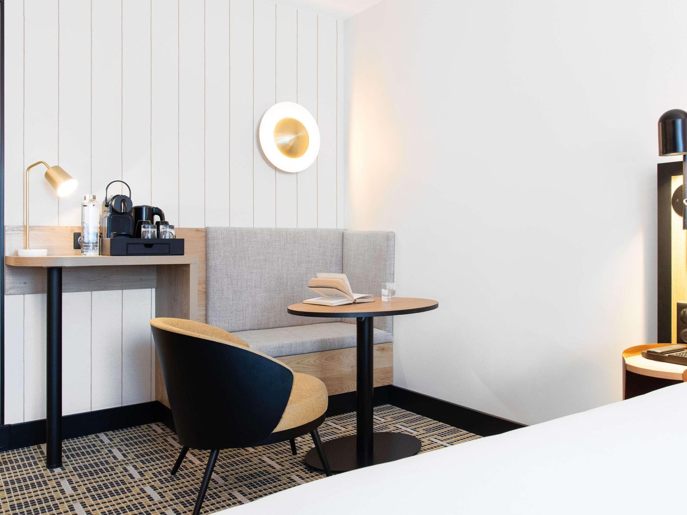 Hotel-Mercure-Paris-Bercy-Bibliotheque-Room-36