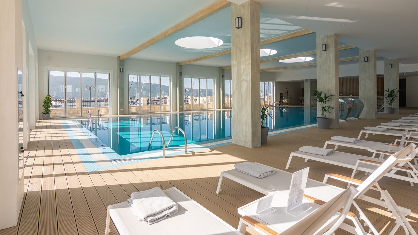 Lazure-Hotel---Marina-Pool-84