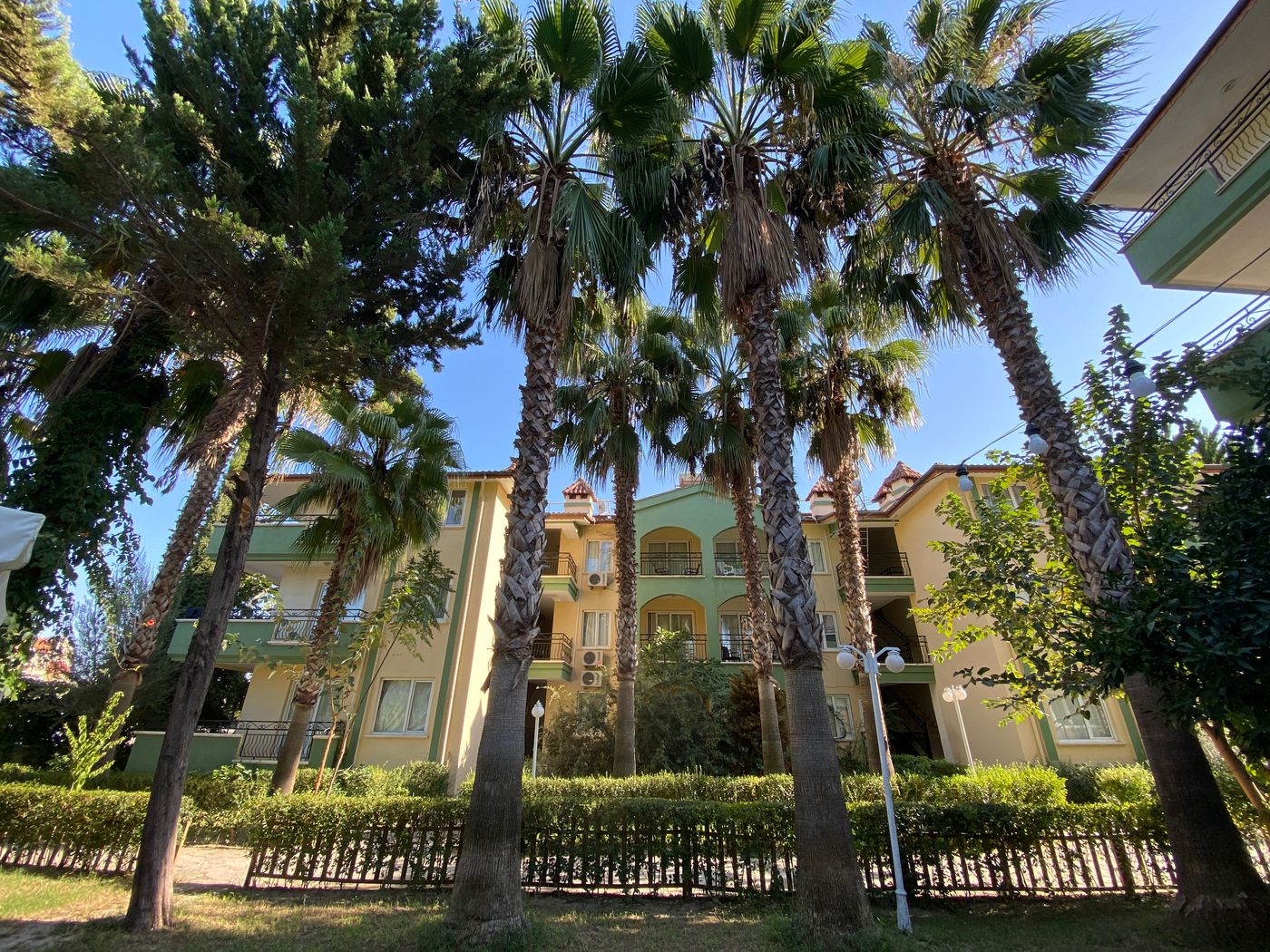 Melissa Garden Apart