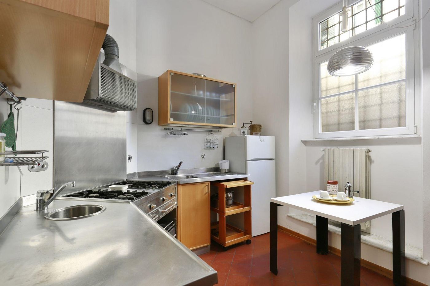 B-B-Pergola-House-Sports-and-Entertainment-6