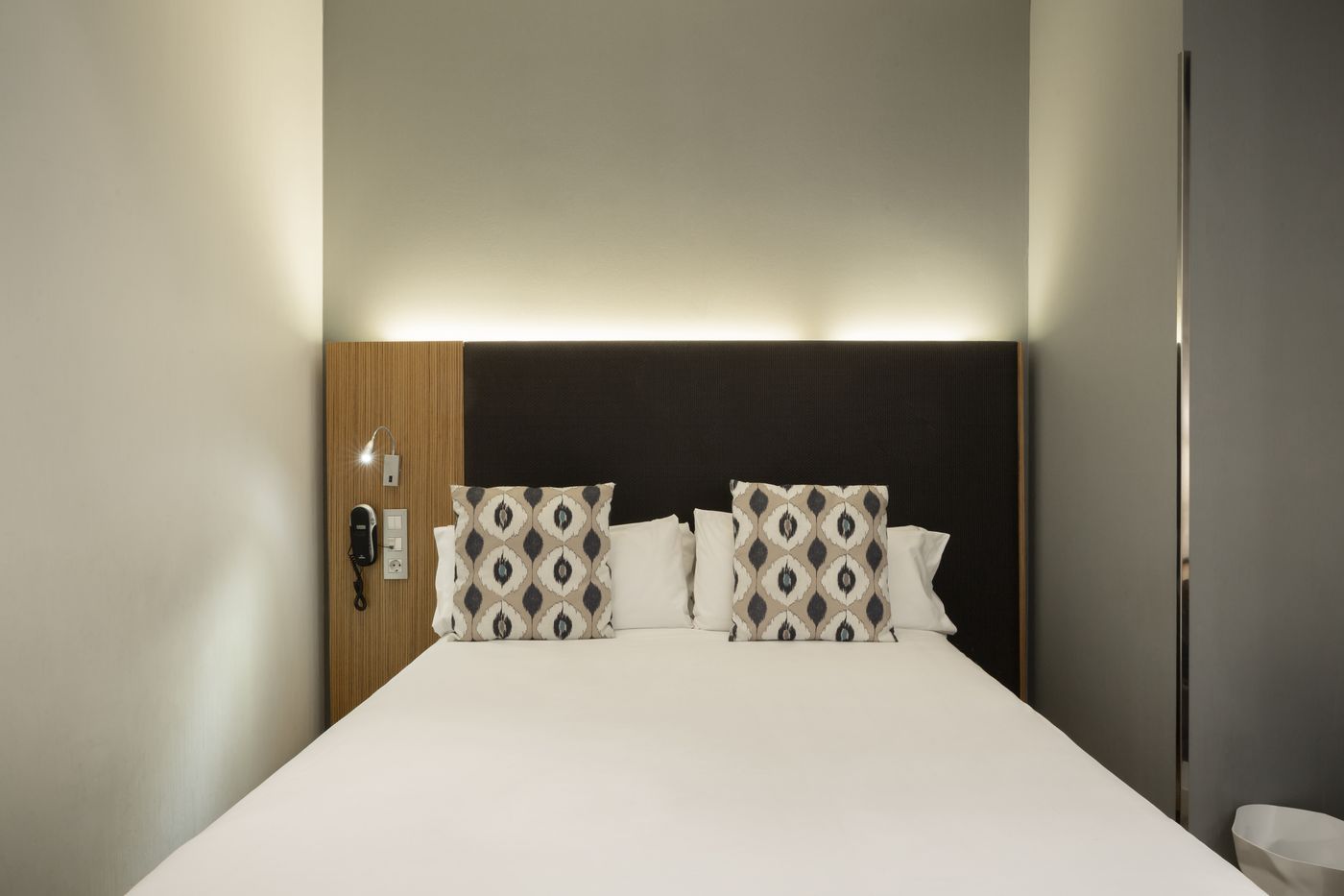 Petit-Palace-Plaza-del-Carmen-Room-18