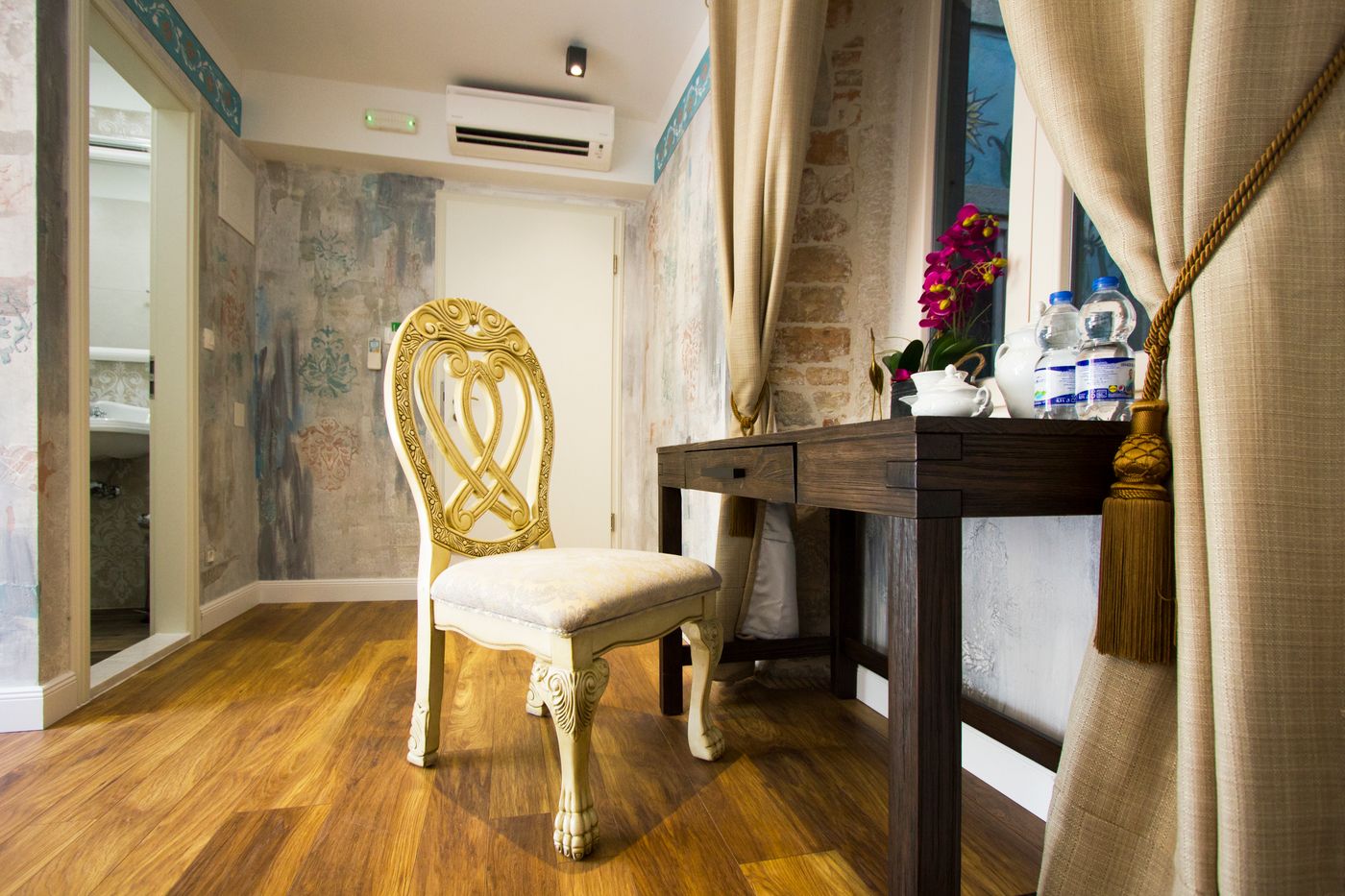 Plaza-Marchi-Old-Town---Quaint---Elegant-Hotels-Room-58