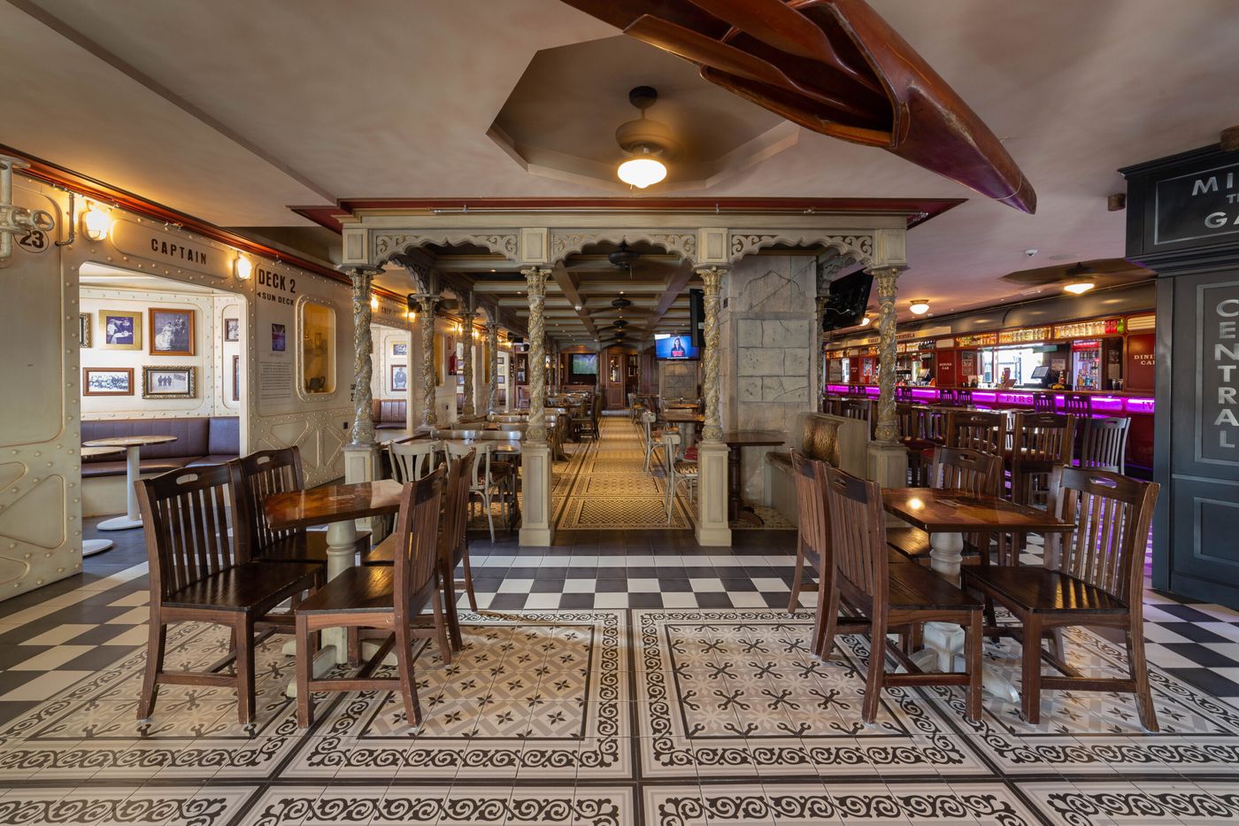 Hotel Ambassador I & II 