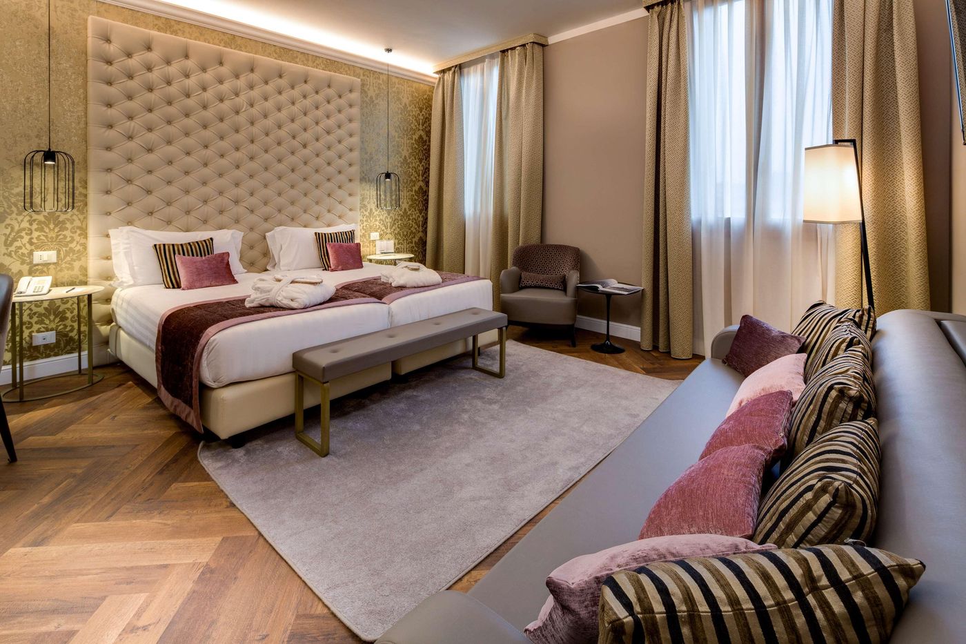 CHC-Continental--BW-Premier-Collection-Room-19