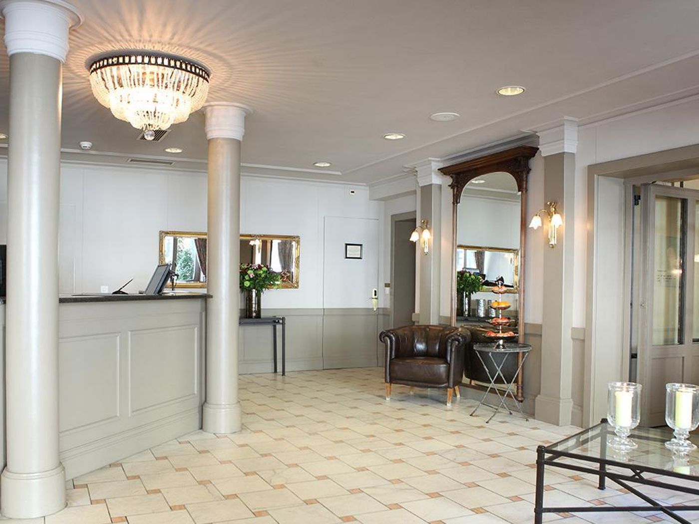 Hotel Montana – contactless self check-in-Switzerland-ZURICH-Lobby-4