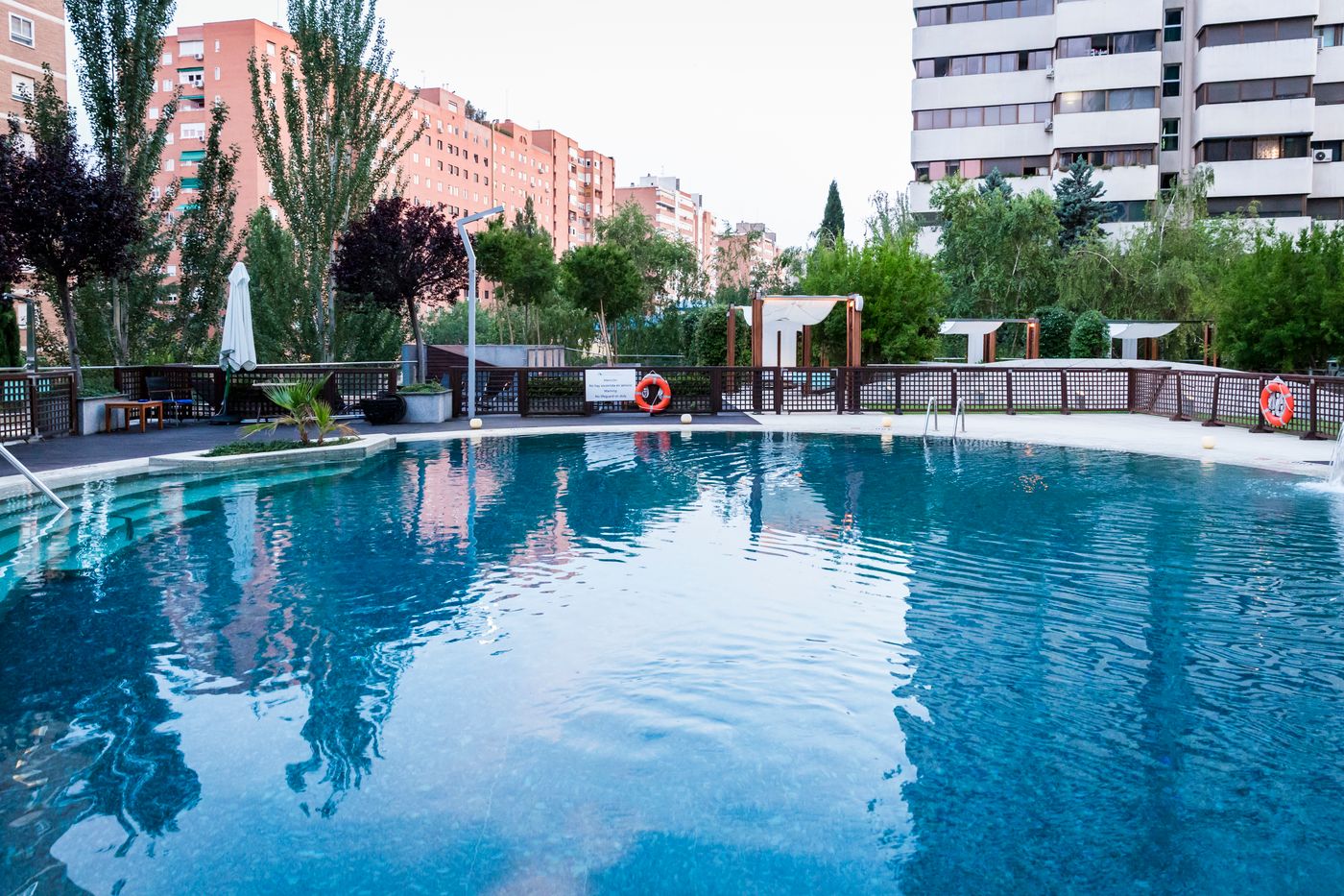 Eurostars-Madrid-Mirasierra-Suites-Pool-2