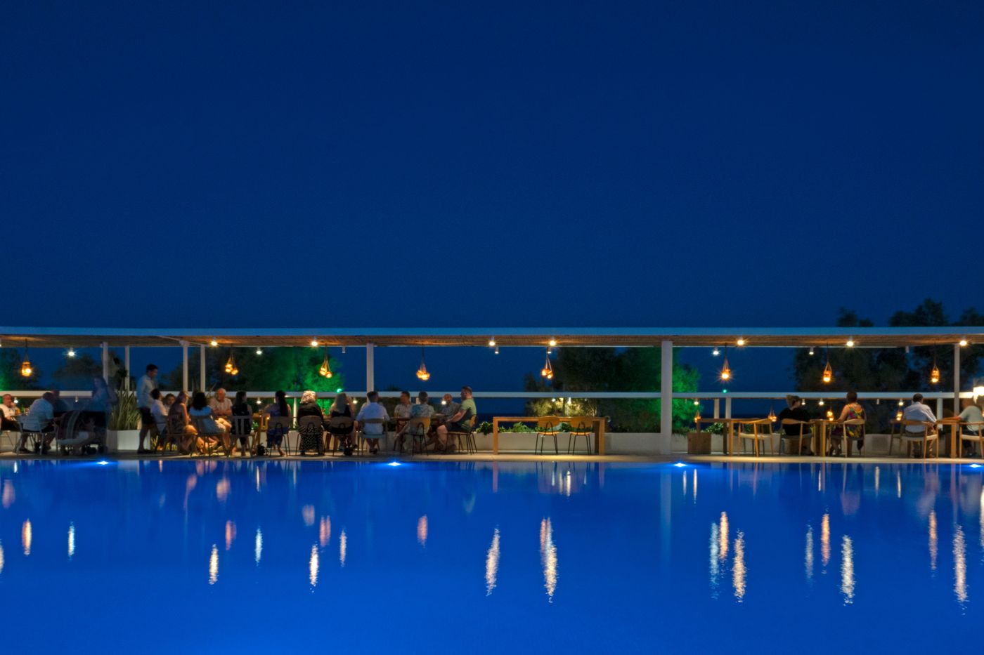 Kamari-Beach-Pool-14