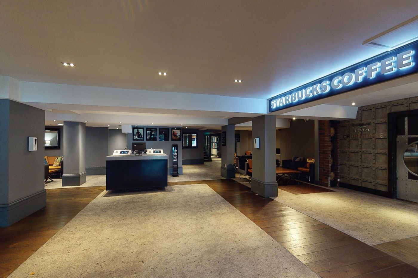 Village Hotel Manchester Cheadle-United Kingdom-Cheadle-Lobby-6