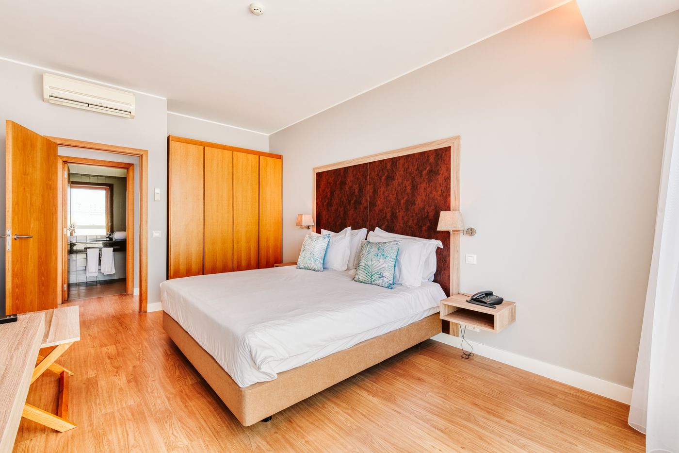 Vila-Baleira-Funchal-Room-9