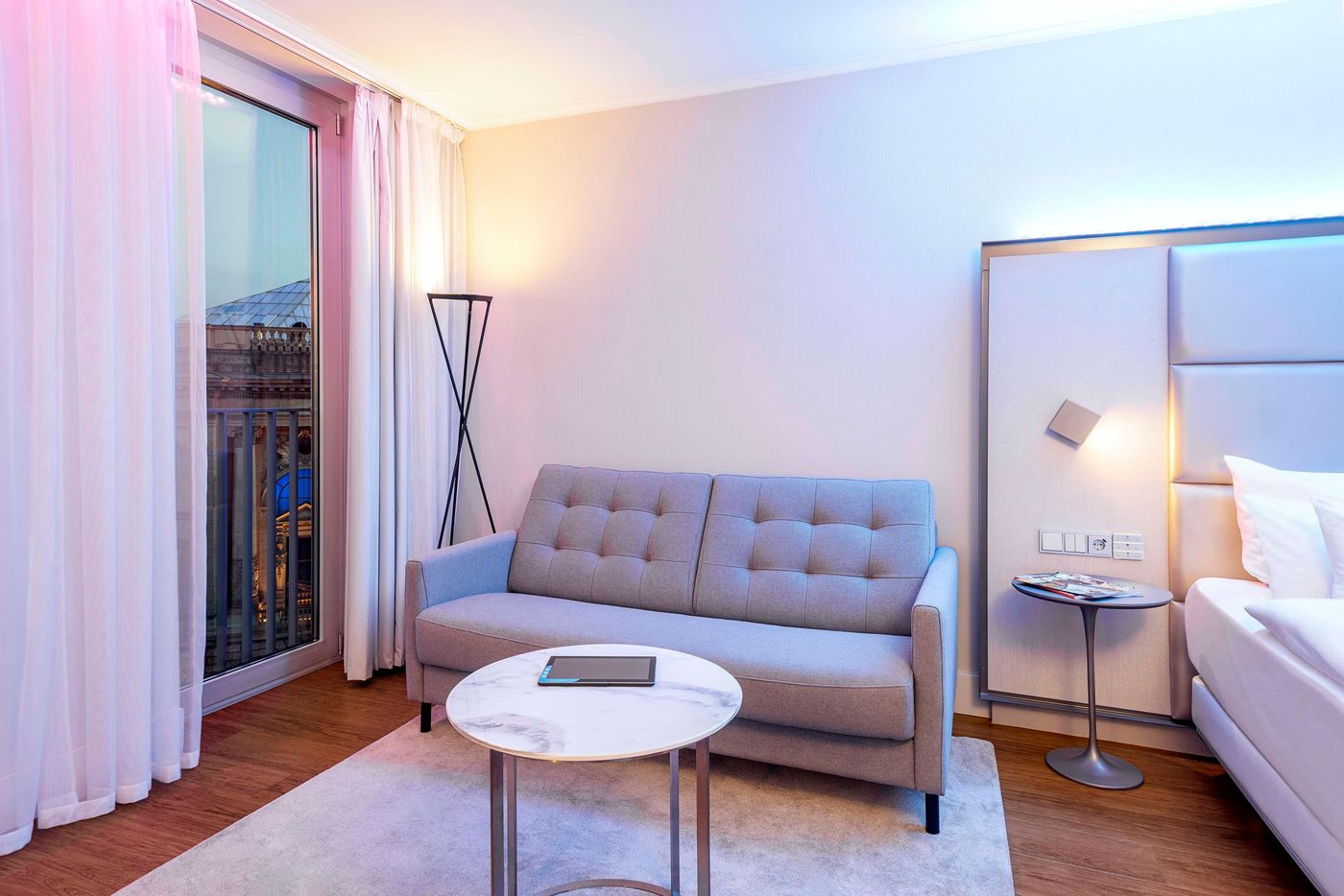 NH-Collection-Berlin-Mitte-am-Checkpoint-Charlie-Room-46