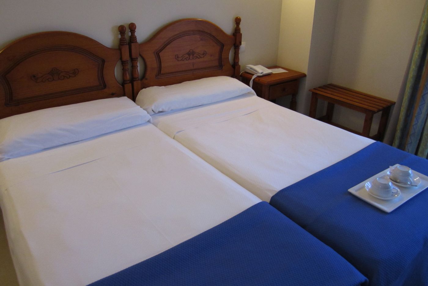 Malaga-Hotel-Eliseos-Room-20