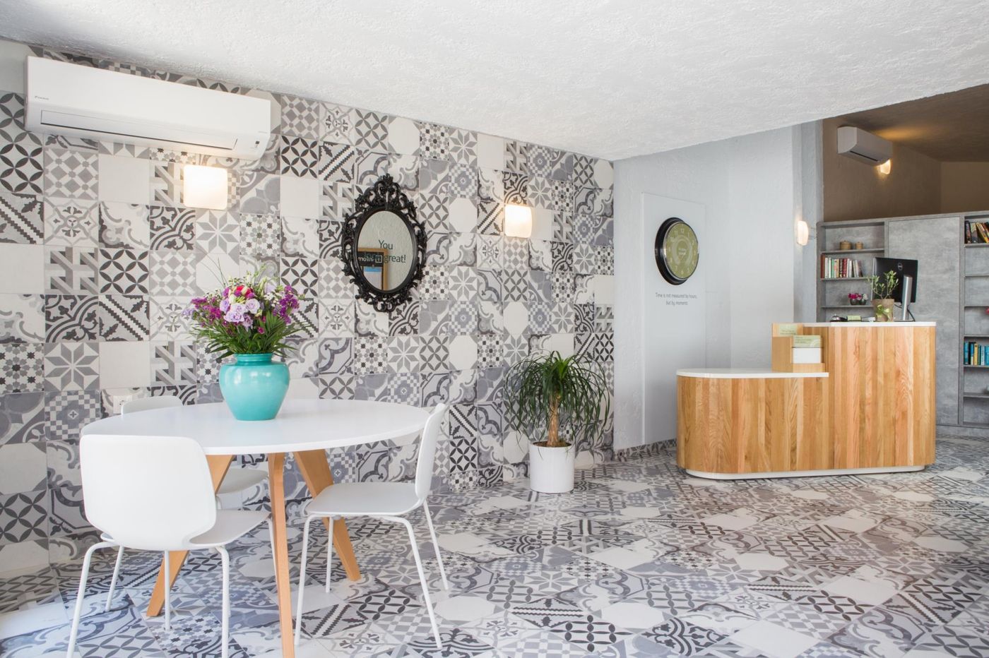 Sundance-Apartments---Suites-Lobby-29