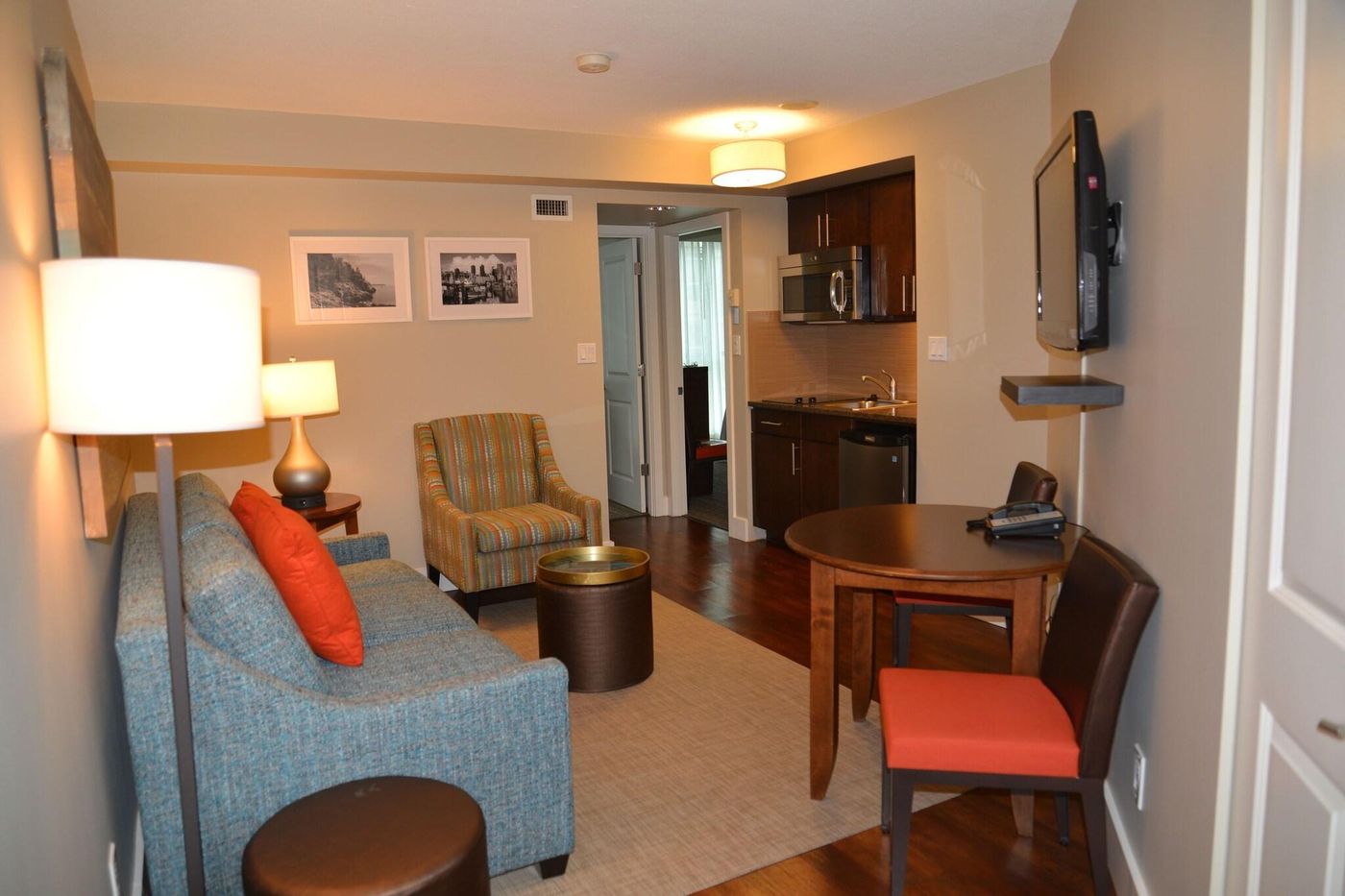 Rosedale-On-Robson-Suites-Hotel-Room-27