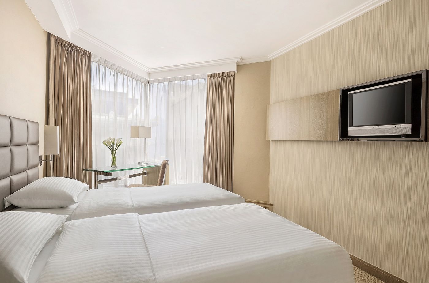 The-Kowloon-Hotel-Room-3