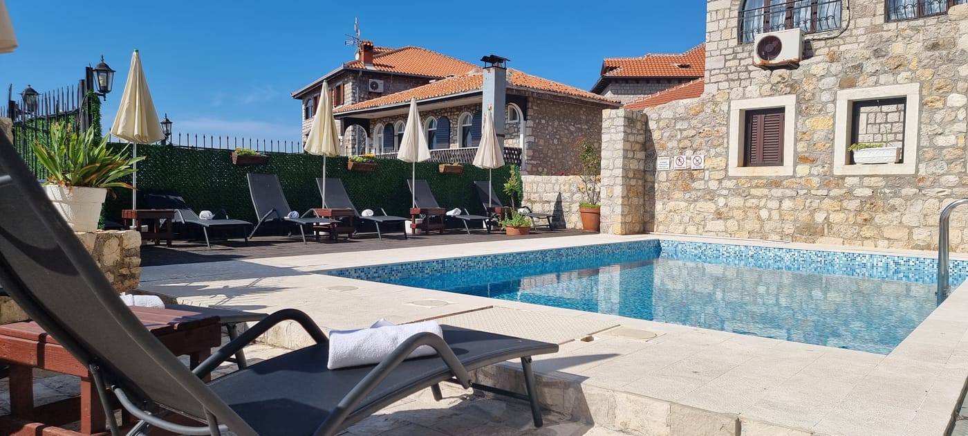 Hotel-Palata-Venezia-Pool-1