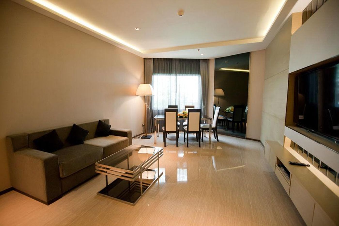 Graceland-Bangkok-by-Grace-Hotel-Room-14