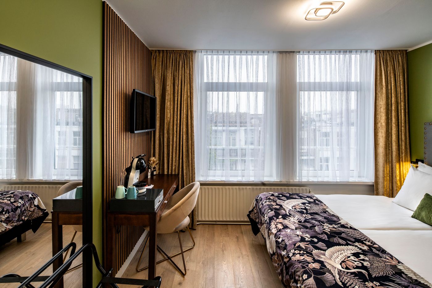 Hotel-Jupiter-Room-47