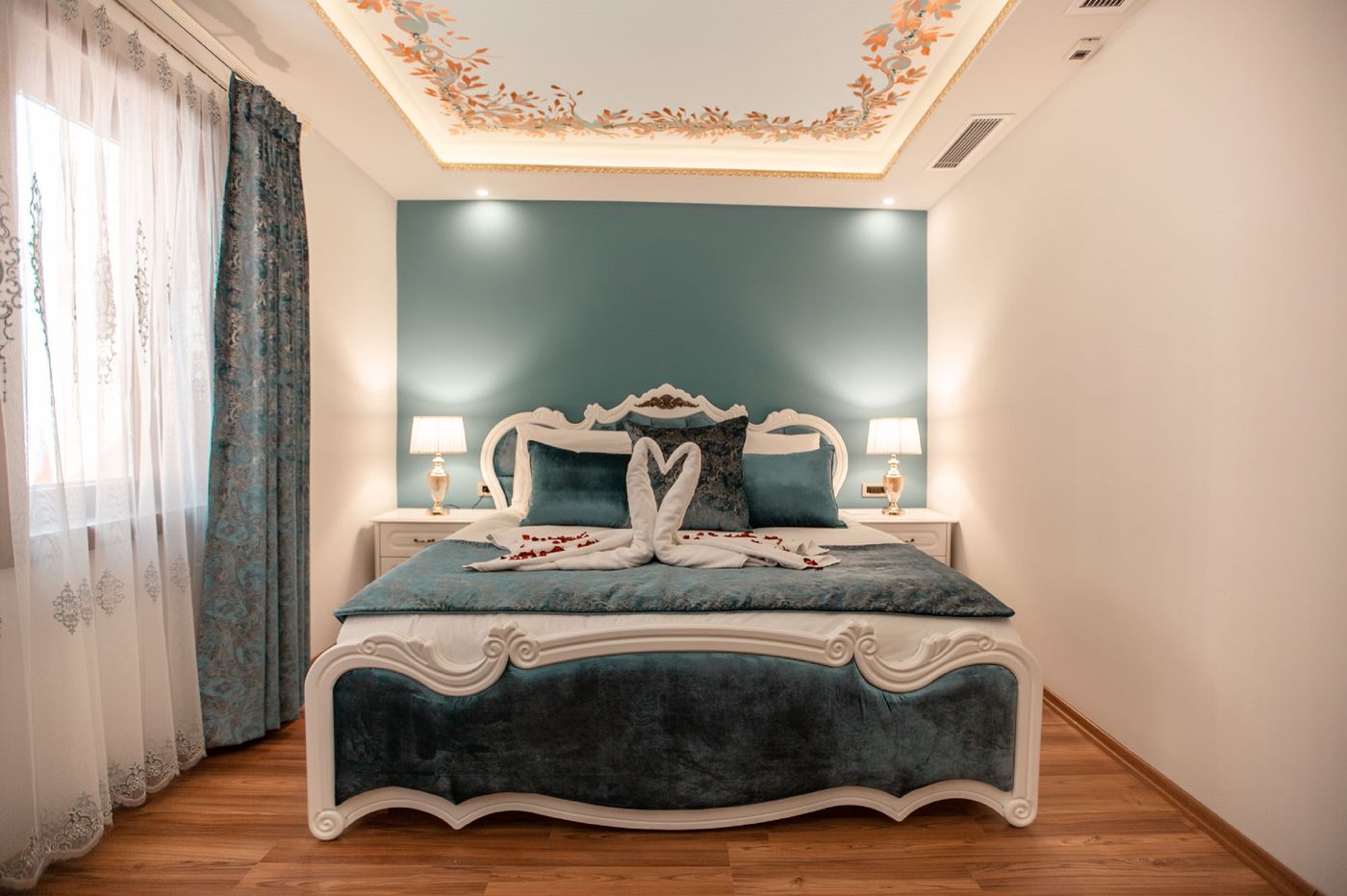 Seven-Hills-Palace---Spa-Room-38