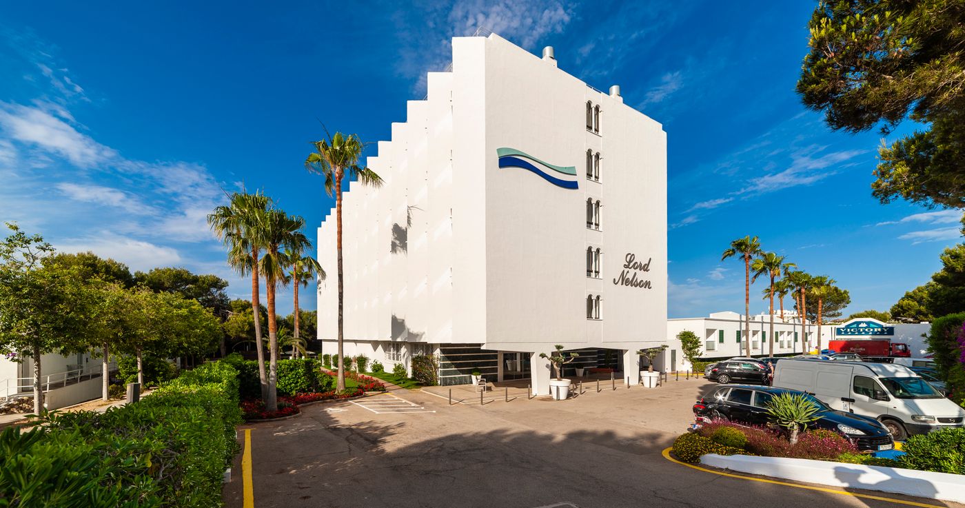 Globales-Lord-Nelson-General-view-14