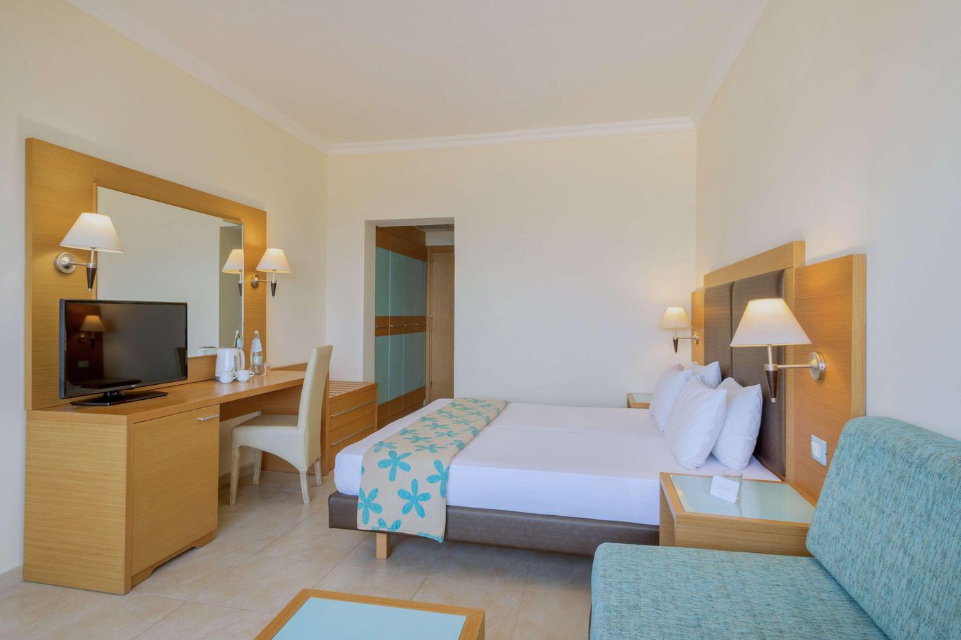 Smarline-Cosmopolitan-Room-39