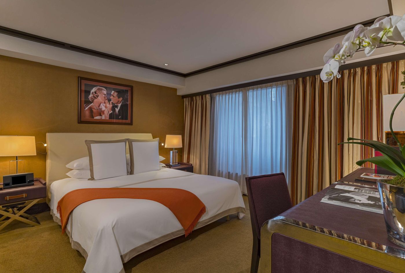 The-Chatwal-in-the-unbound-Collection-Room-26