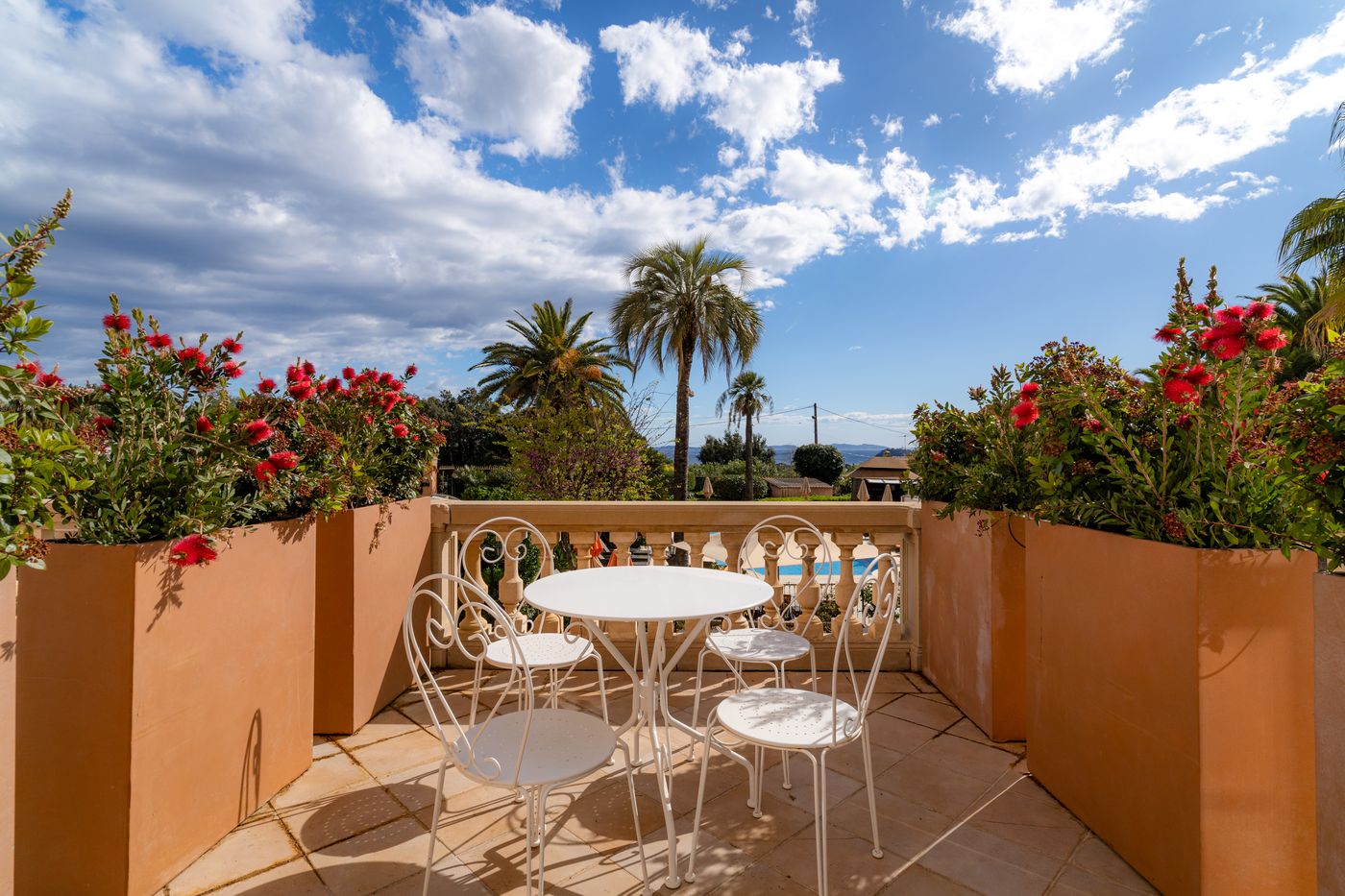 Hotel-L-Orangeraie-Room-13