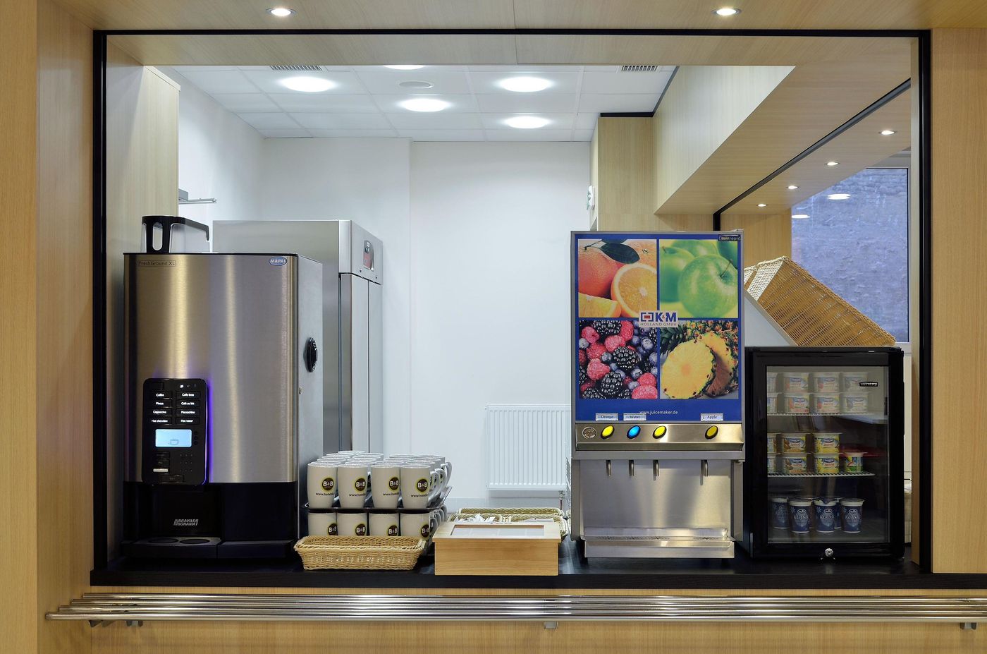 B-B-Hotel-Prague-City-Bar-10