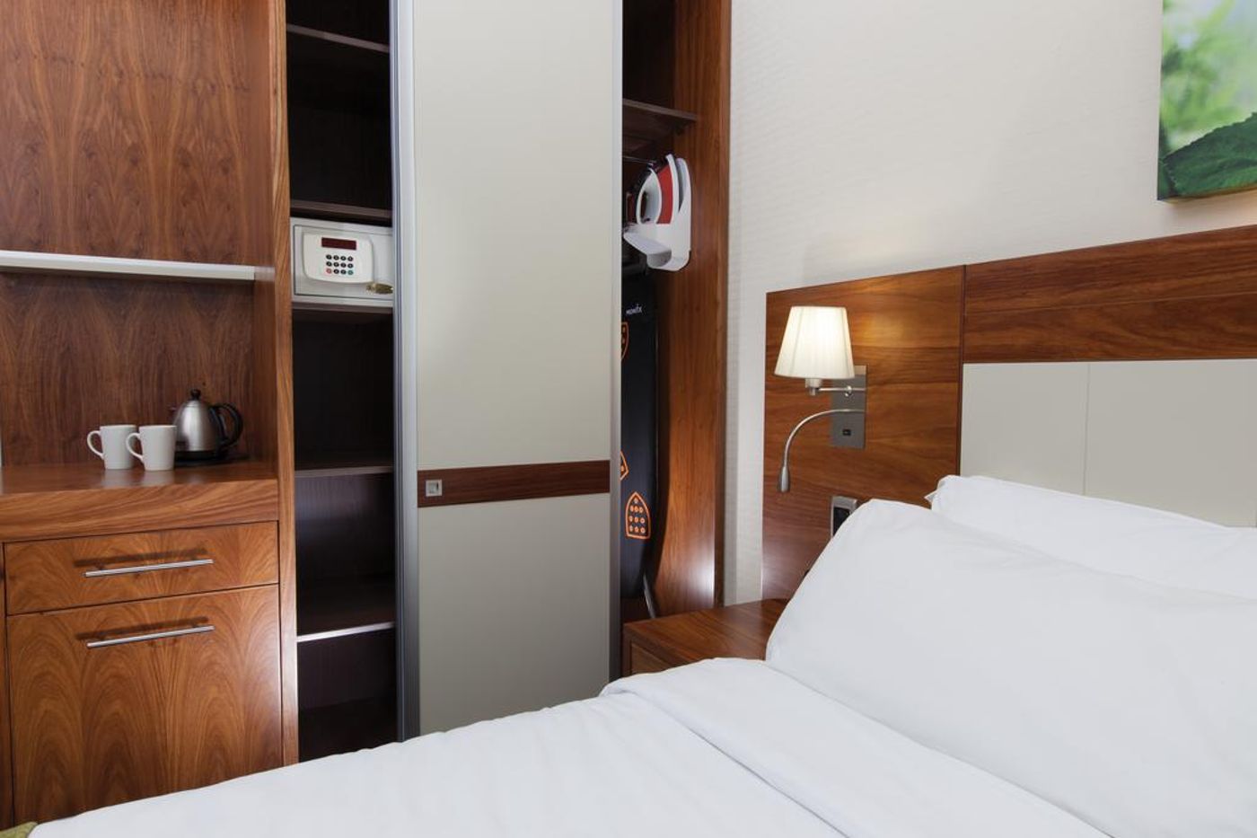 Doubletree-by-Hilton-Cape-Town-Room-41