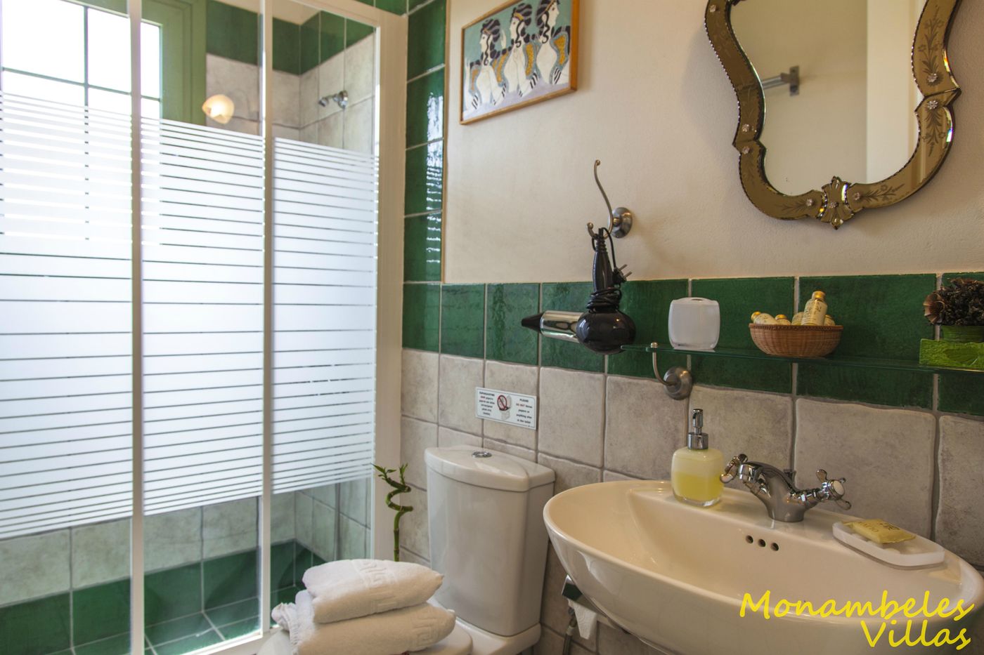 Monambeles-Villas-Room-57